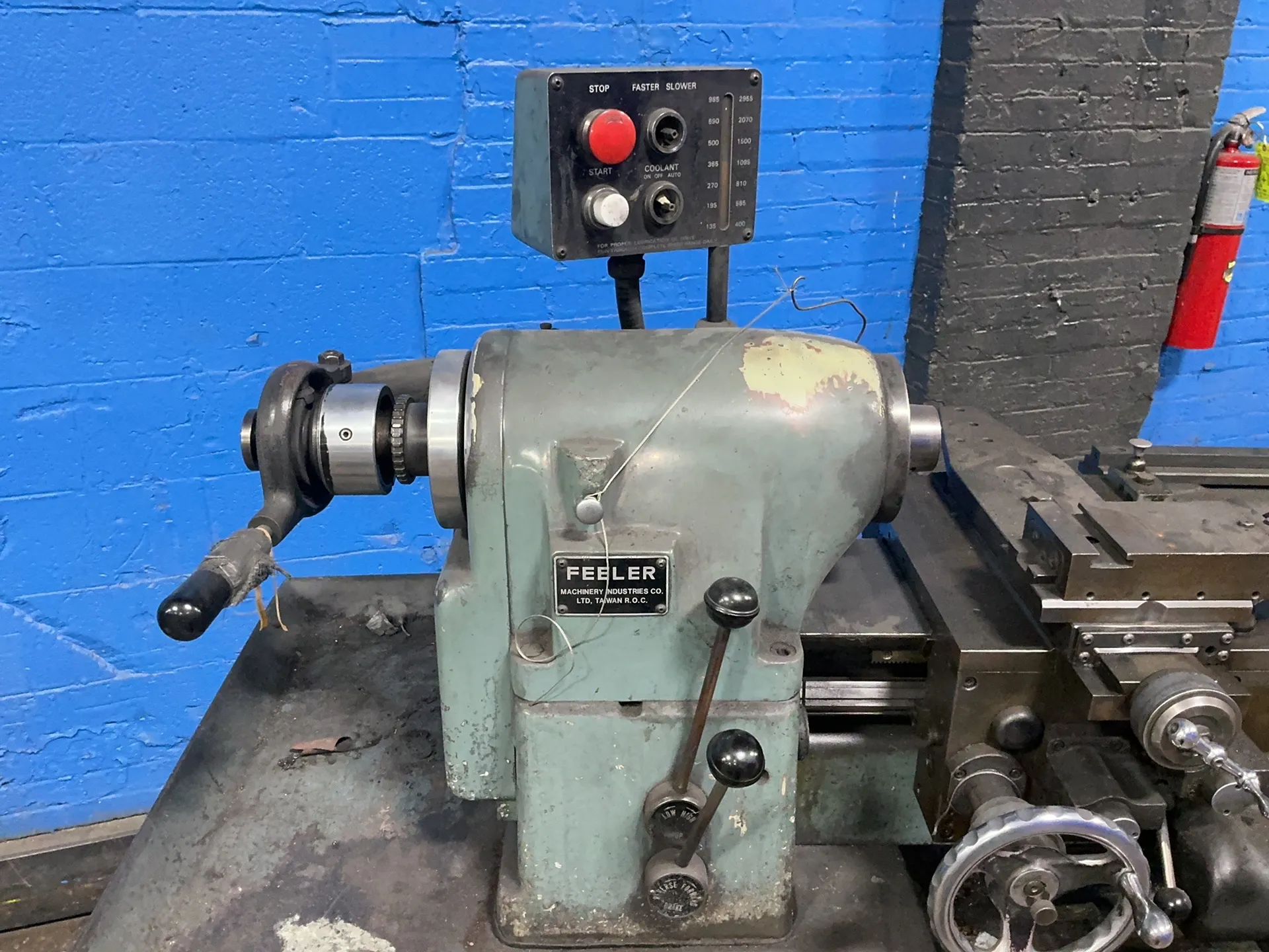 9" x 24" Feeler #FTL-618N, engine lathe, 1" bore, 1 HP, 3000 RPM, tailstock, compound rest, 1986 - Image 4