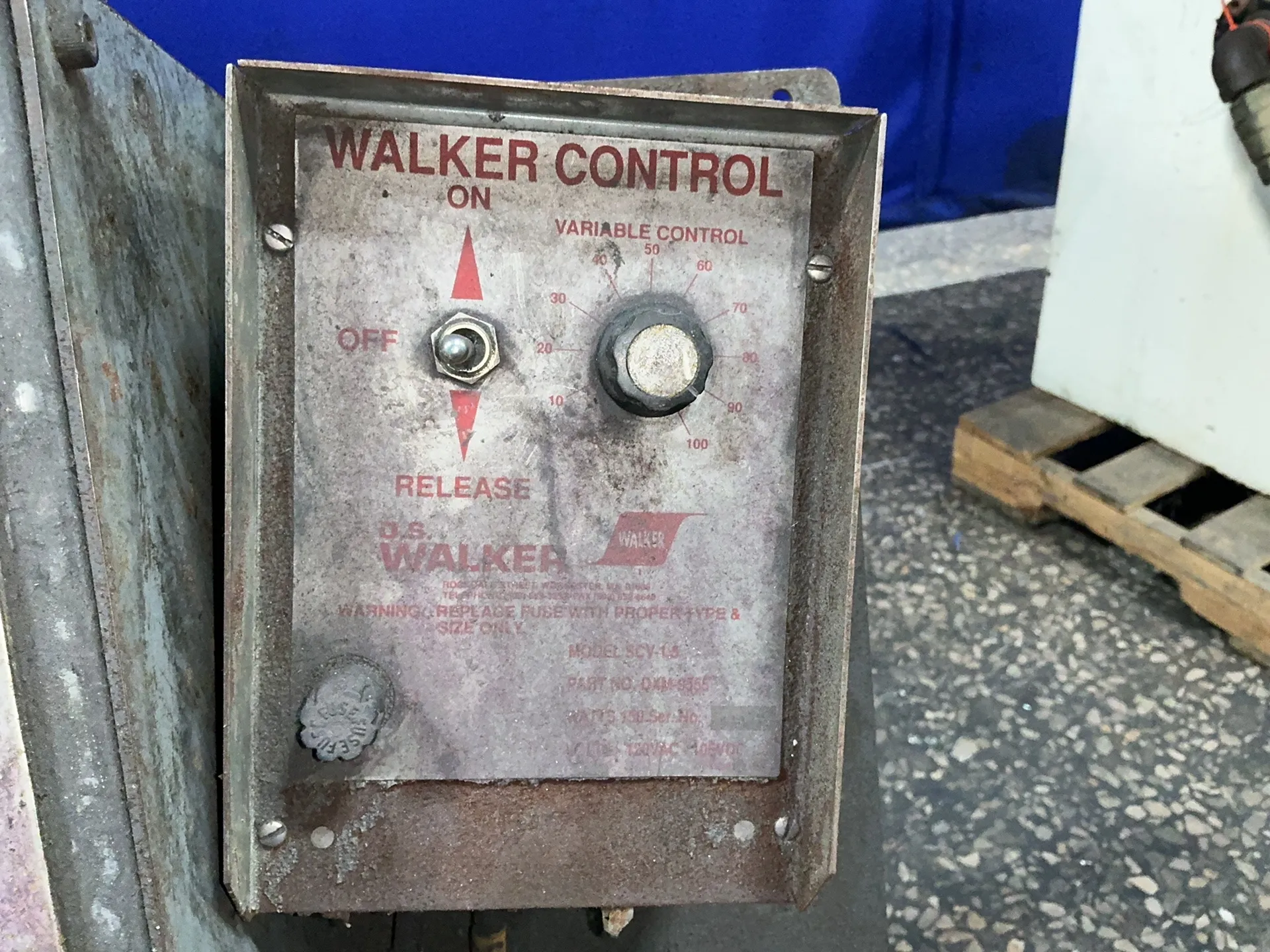 12" x 24" Okamoto #ACC-124N, surface grinder, 3.7 KW, Walker controller, hydraulic unit, coolant unit - Image 3
