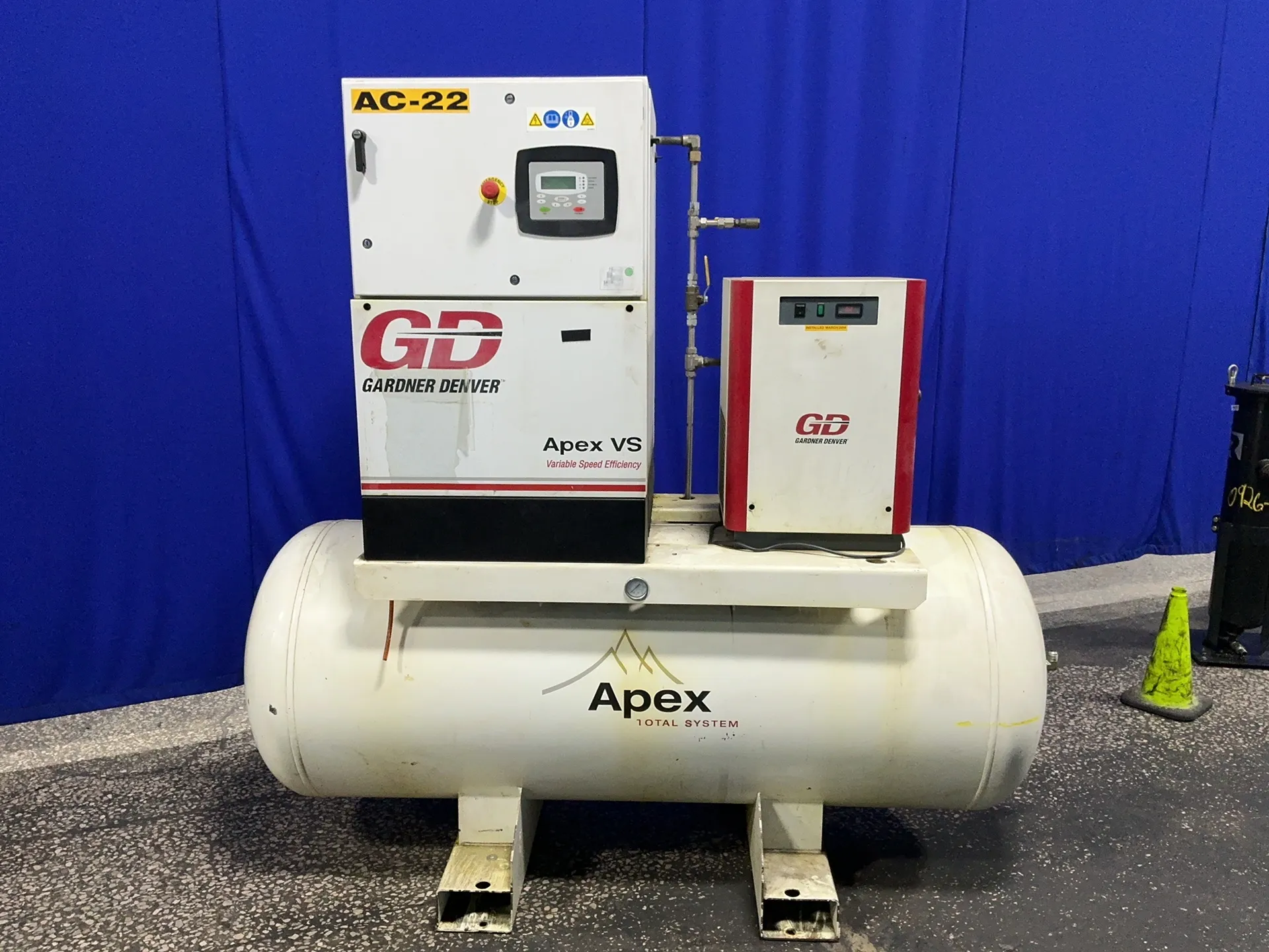 75 SCFM, 232 PSI, Gardner Denver #APEXVS7-11A, air compressor, 15 HP, 208 gallon tank, 3510 RPM, 2014 - Image 2