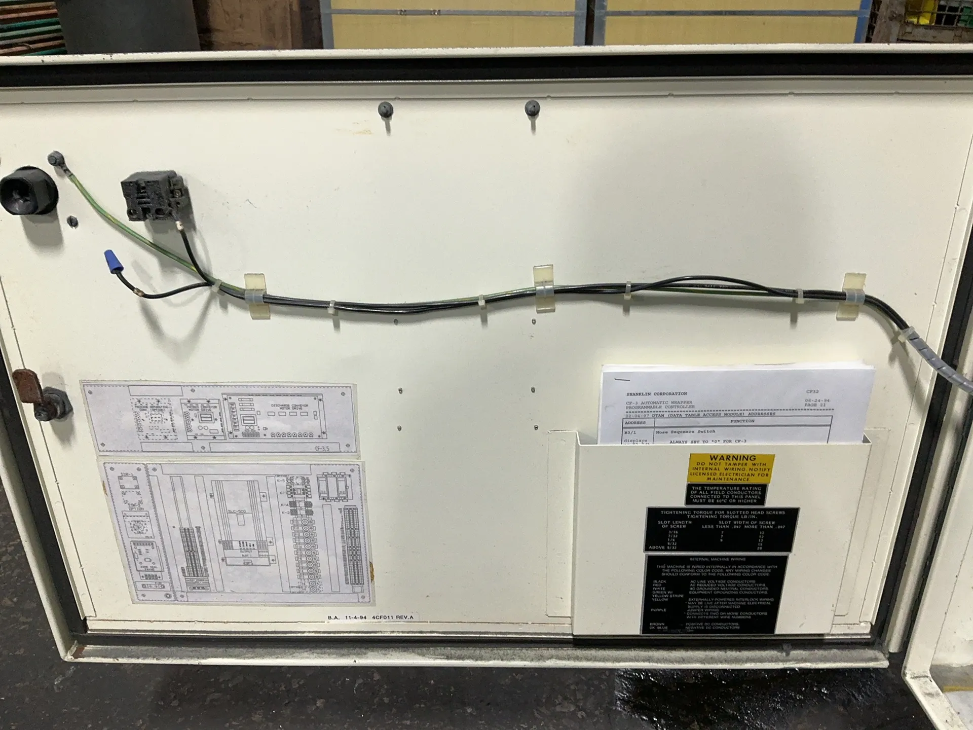 Shanklin #CF-3, side seal shrink wrapper, 22.5" and 29" conveyor belts, 60 PSI., 20 A - Image 4
