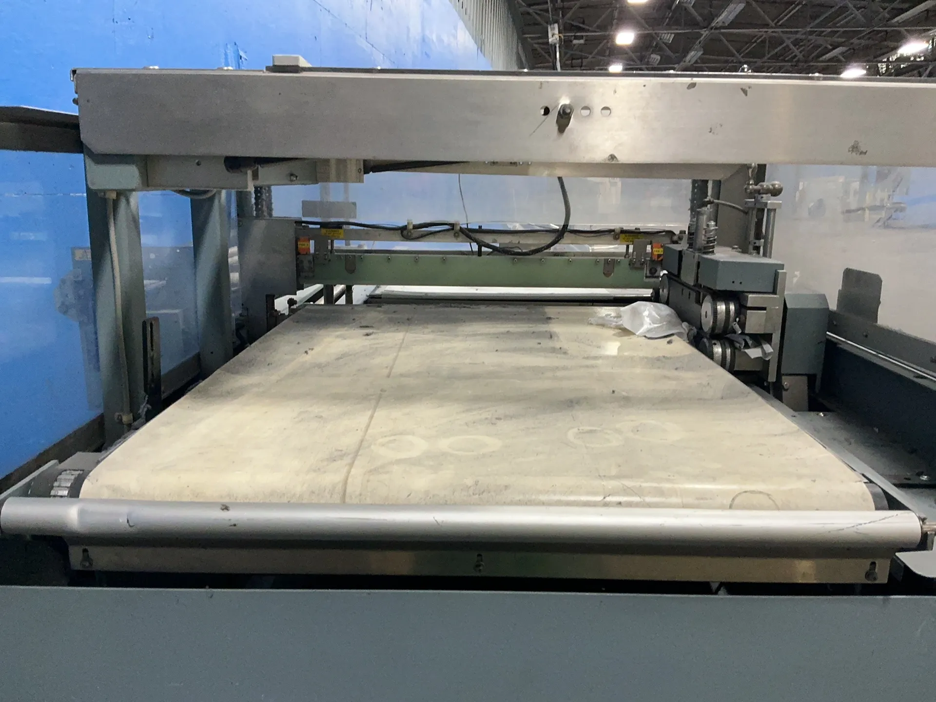 Shanklin #CF-3, side seal shrink wrapper, 22.5" and 29" conveyor belts, 60 PSI., 20 A - Image 6