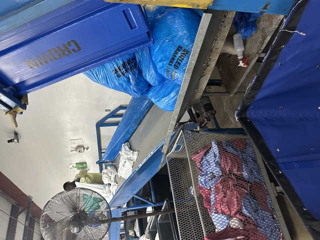 Speed Check Soil Sort Conveyor, 10' incline, 30' flat belt, operator platform, 1998 - Image 2
