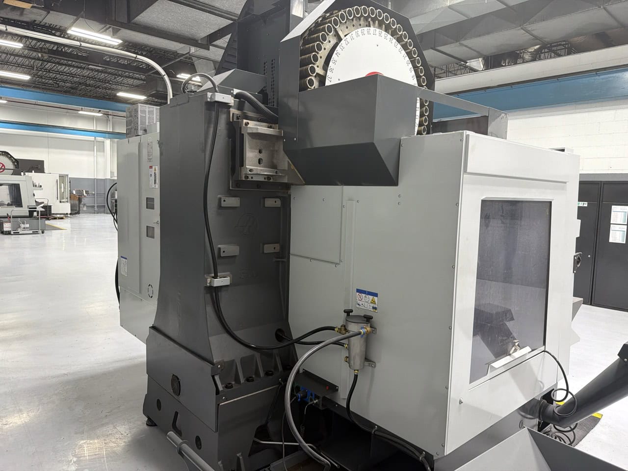 Haas #VF-3, CNC vertical machining center, 40" X, 20" Y, 25" Z, 48" x 18" table, 30 HP, 15,000 RPM, CAT 40 - Image 4