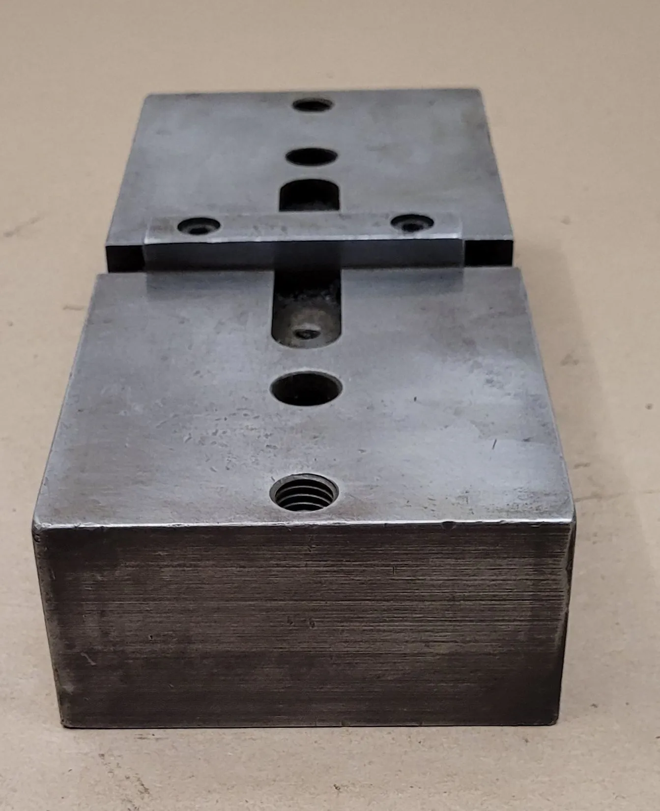 Anchor, vise, 9" L x 4" width x 2" H - Image 3