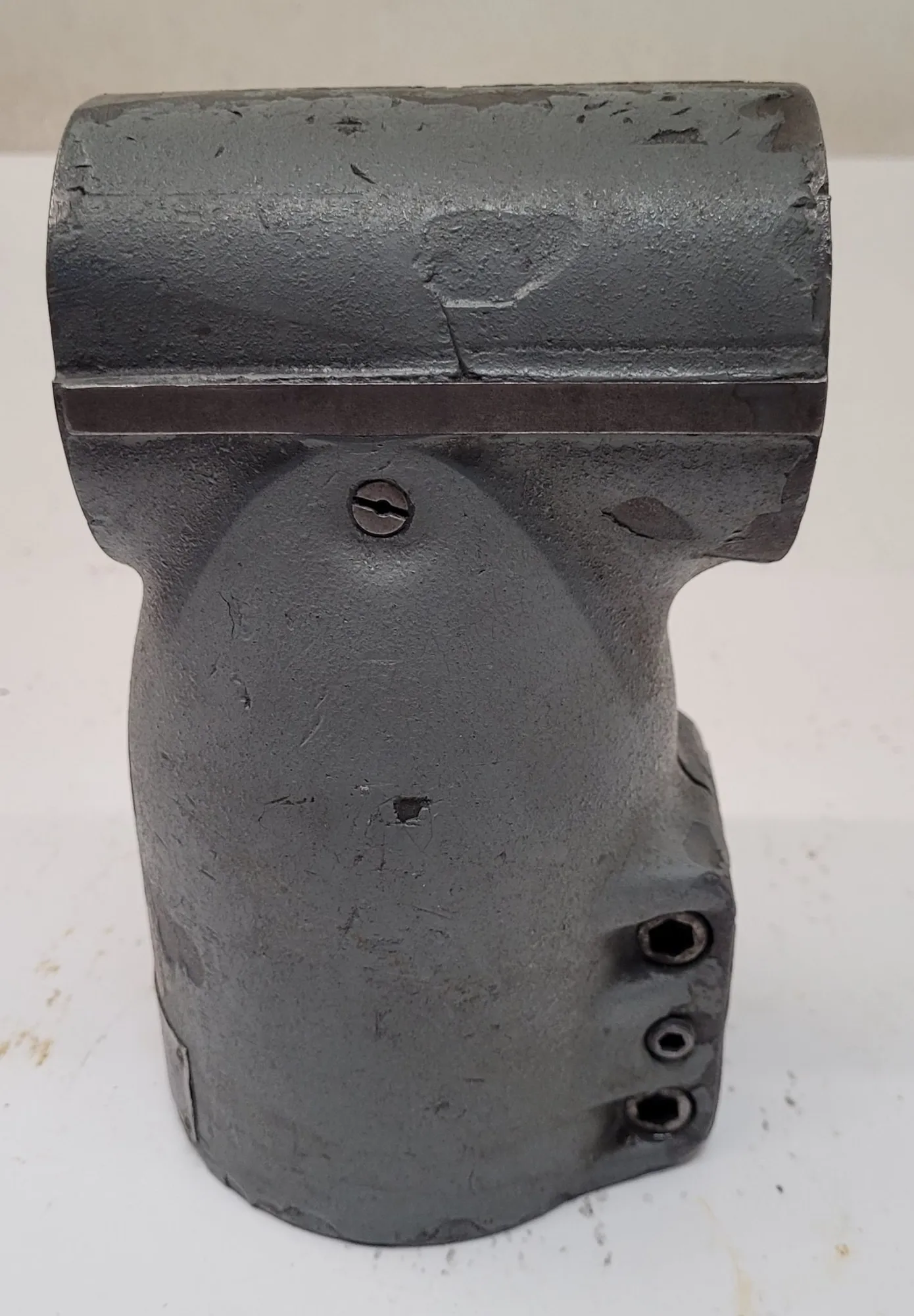 Bridgeport, right angle head, 3.39" bottom hole, 5" width x 8.25" H - Image 8
