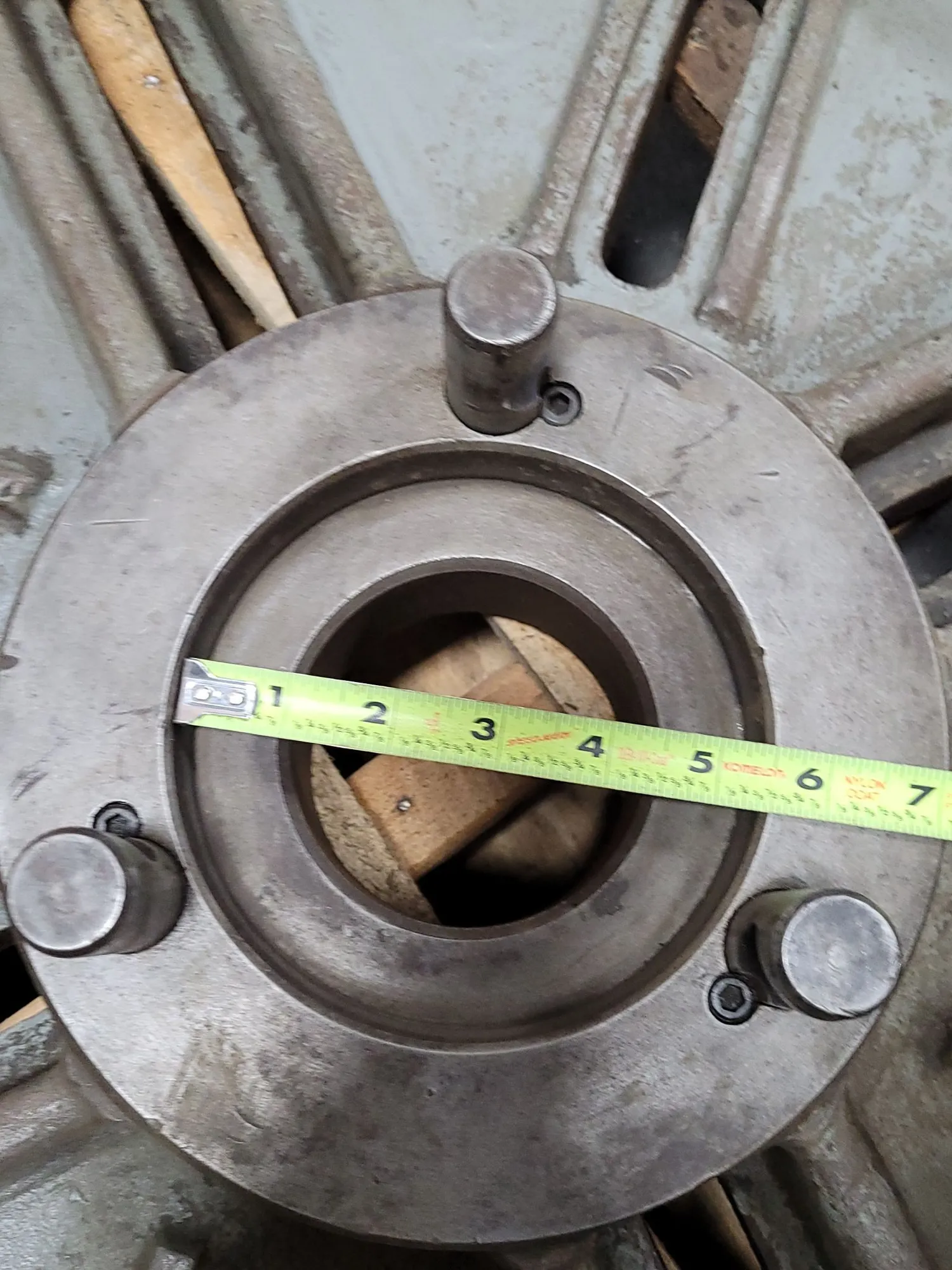 24" lathe face plate, D1-8 mount, 3 pins, 3-1/2" thru hole - Image 3