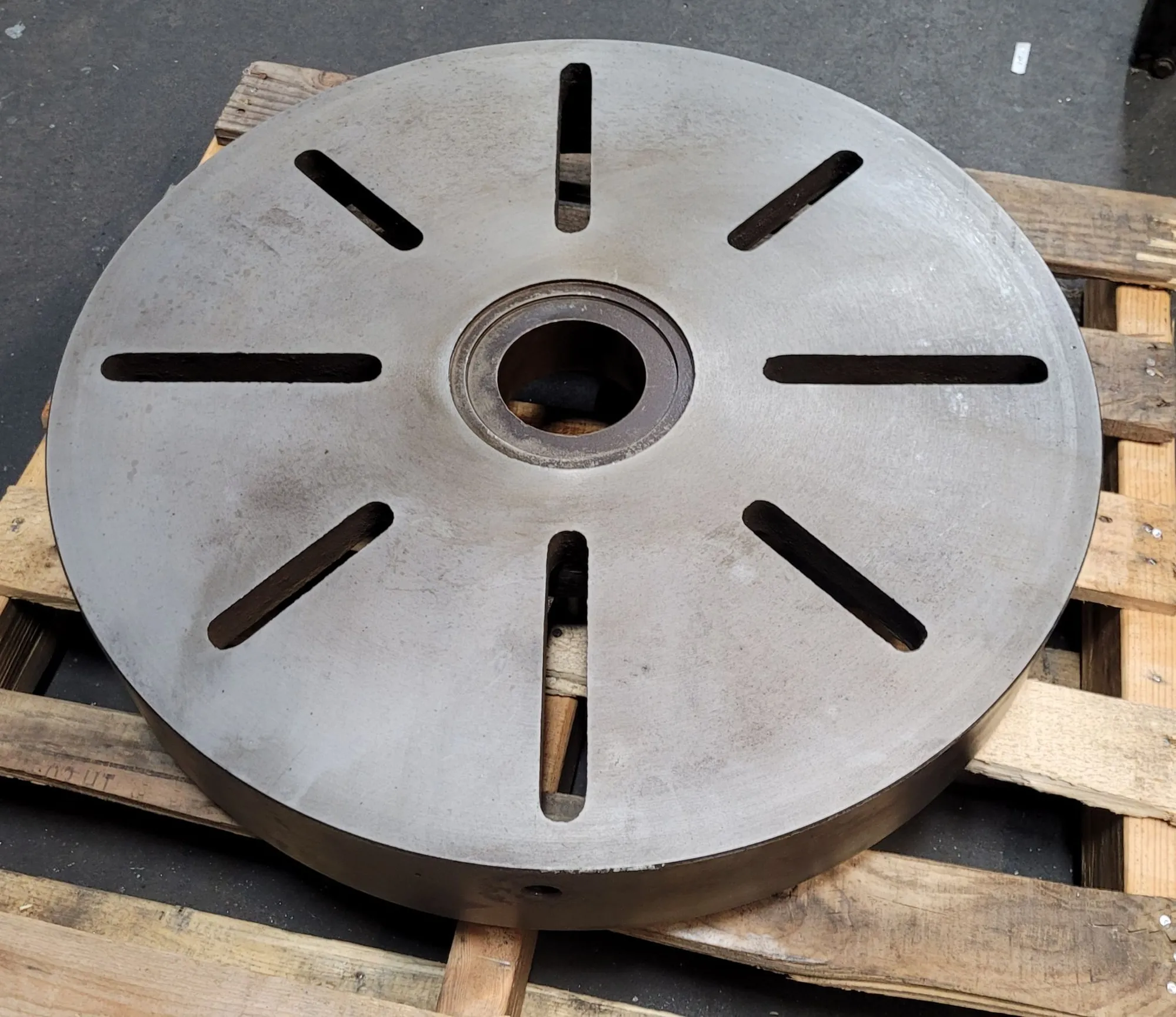 24" lathe face plate, D1-8 mount, 3 pins, 3-1/2" thru hole - Image 5