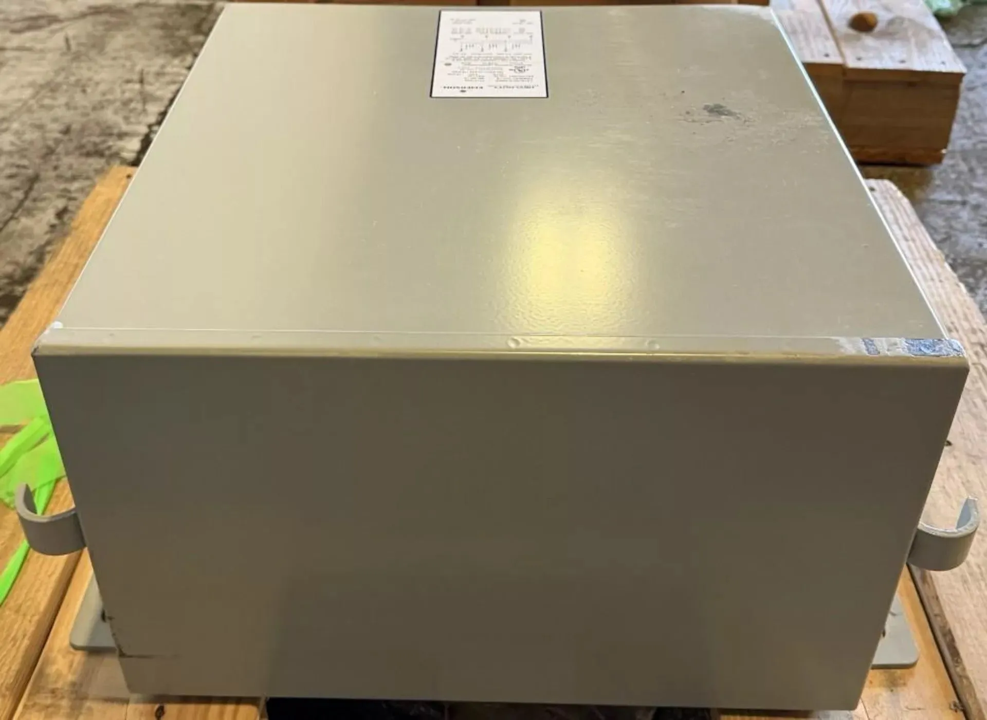 15 KVA 480 Primary, 208Y/120 Secondary, Emerson #HT1F15AS, dry type transformer, 3 Phase, NEMA 3R - Image 10