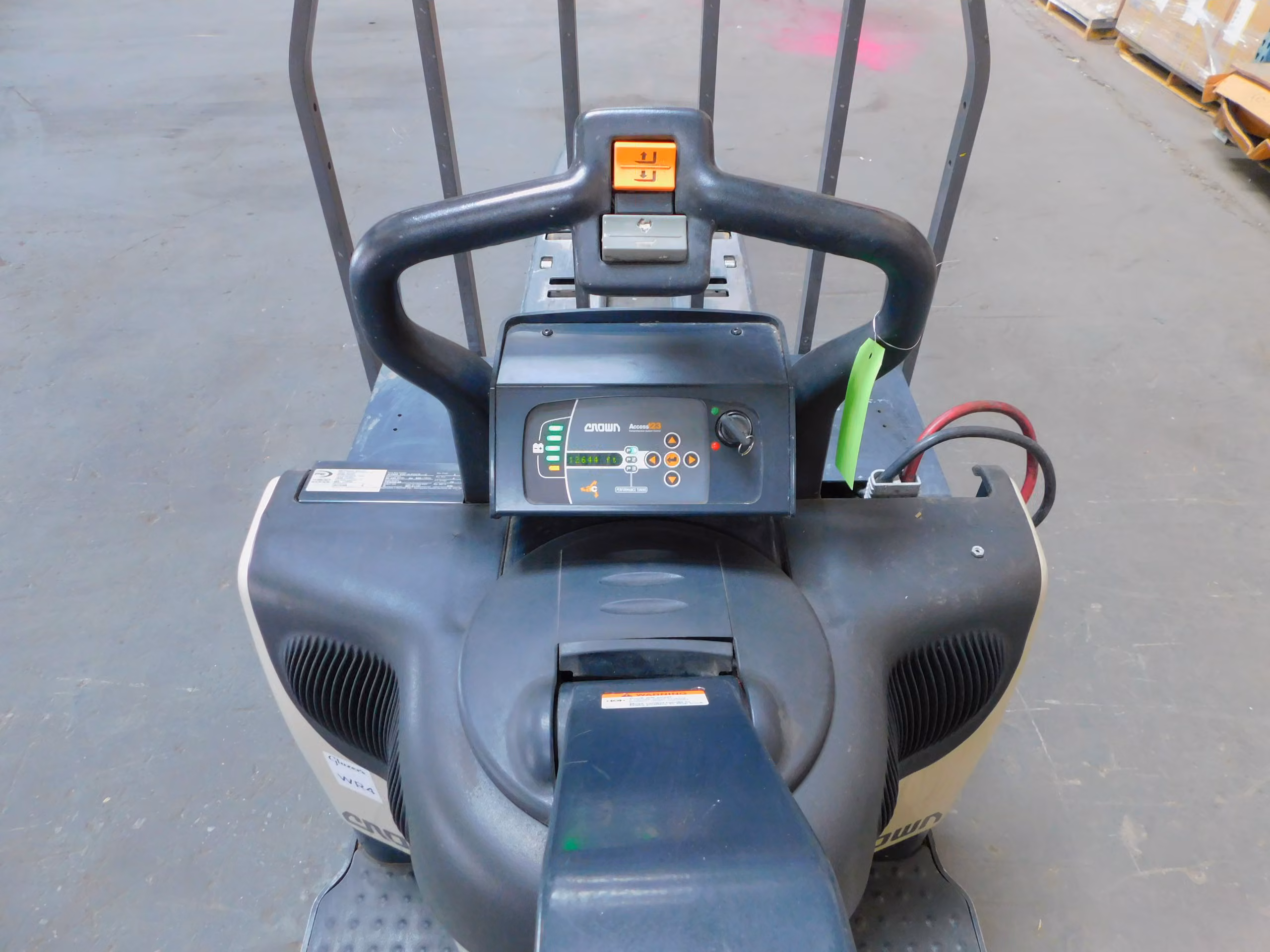 6000 lb. Crown #PE4500-60, electric rider pallet jack, 96" forks, 24 V., power steering, 2520 hours - Image 4