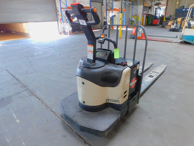 8000 lb. Crown #PE4500-80, electric rider pallet jack, 96" forks, 24 V., 5218 hours - Image 2