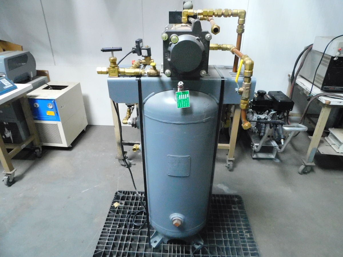 290 psi, Maxpro Technologies #GPLV-2, air driven air amplifier, 2:1 ratio, 30 gallon tank - Image 1