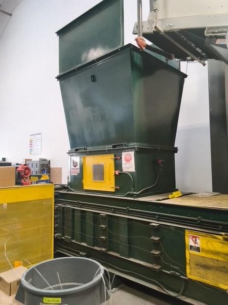 International #4430-60HP, auto-tie horizontal baler, 44" x 30" bale, 42" x 60" feed opening, 8" cylinder - Image 8