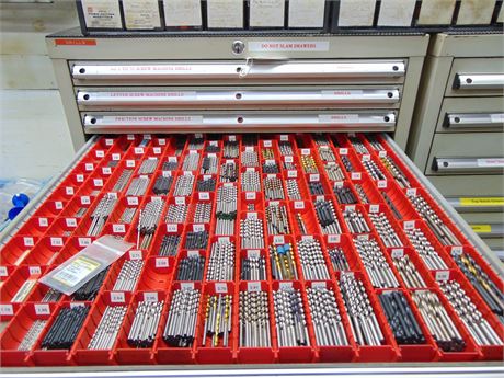 tool cabinet - Image 9
