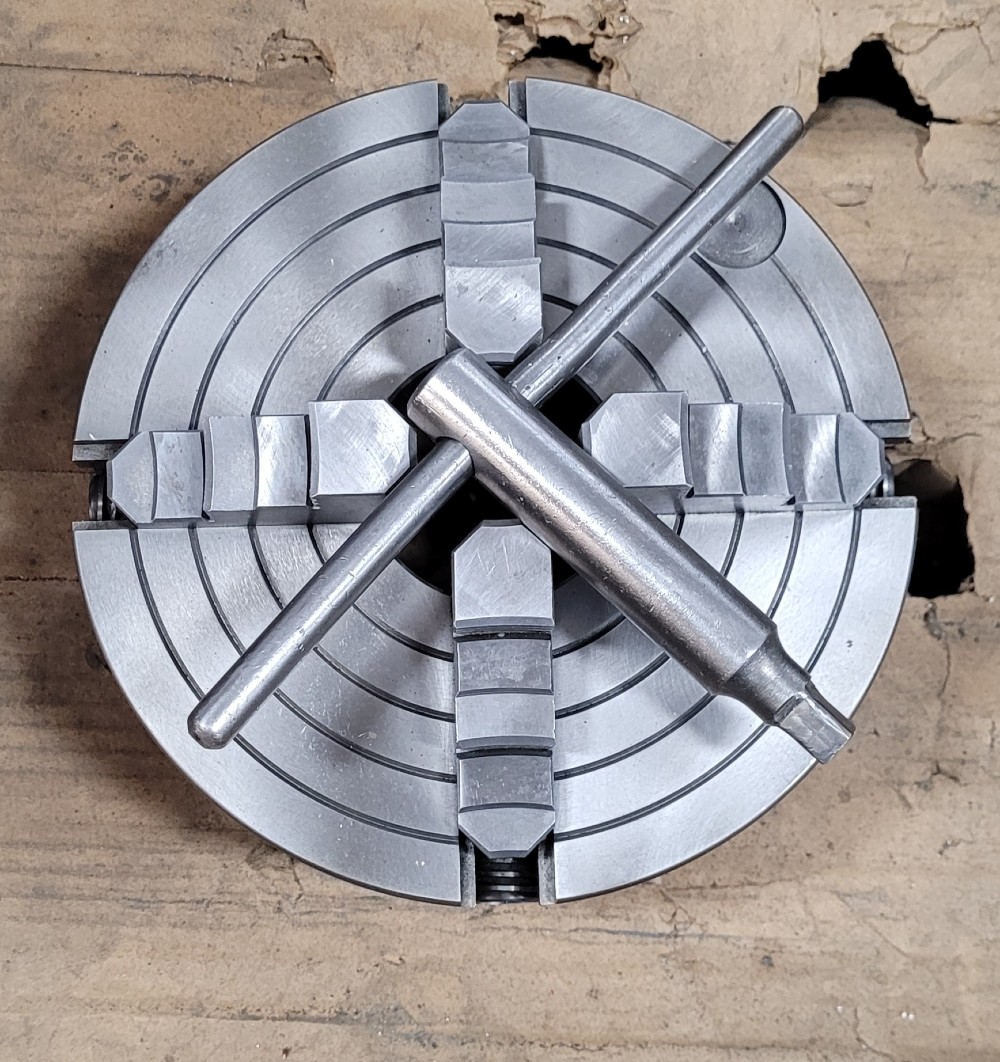 10" Bison, 4-jaw lathe chuck, D1-6 mount, 2-7/8" thru hole, w/ chuck key - Image 2