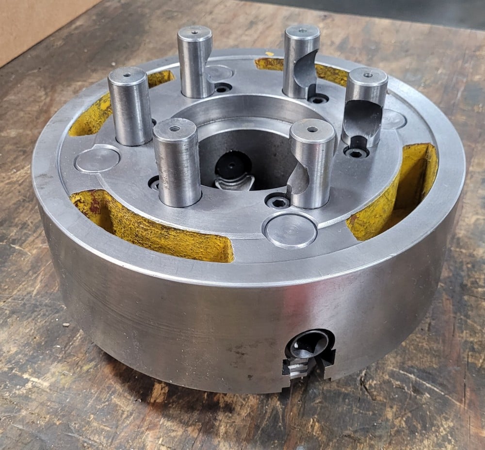 10" Bison, 4-jaw lathe chuck, D1-6 mount, 2-7/8" thru hole, w/ chuck key - Image 5