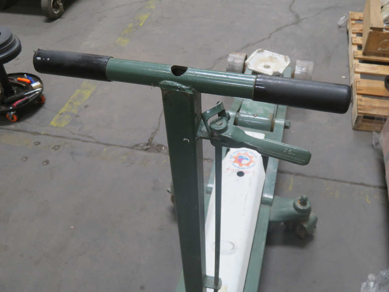20 Ton, GMS Industrial Supply #AP101987, Hydraulic Floor Jack - Image 6