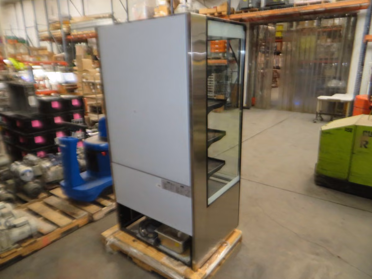 Titan #XTO-40-G, Beverage Cooler, 38.6 cu. ft., 36&deg; F, 220 V., 1 Ph. - Image 5