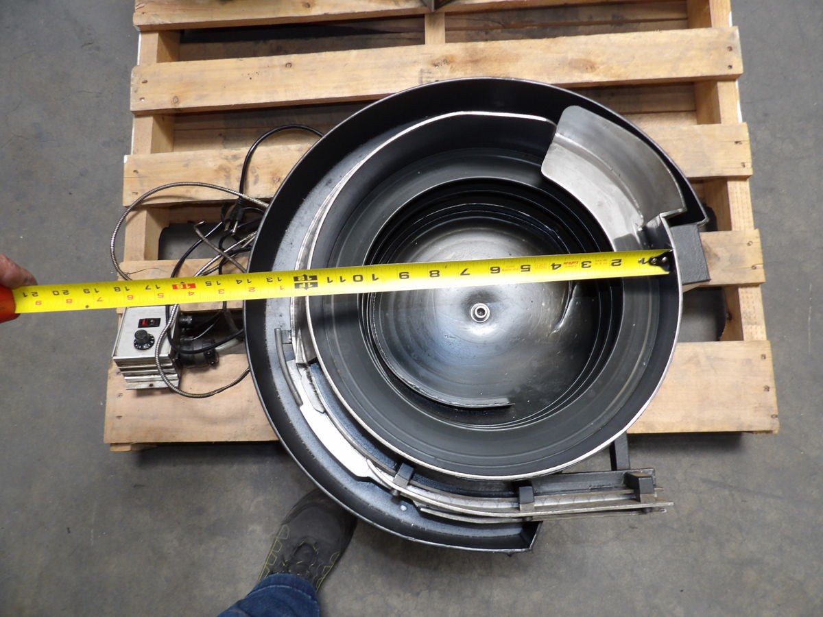 Vibratory Bowl Feeder, counter clock wise, 12" diameter, 120 V., 1 Ph. - Image 4