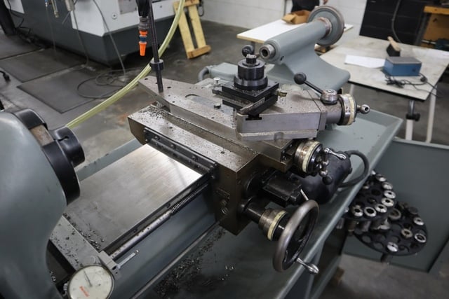 11" x 18" Hardinge #HLV-H, toolroom precision lathe, 6.5" swing over cross slide, 1-1/16" bar, 5C, 125-3,000 - Image 9