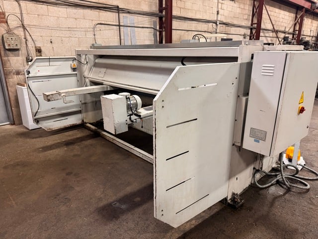 1/4" x 10' Ermak #HGS-10-1/4, Hydraulic Power Squaring Shear, 39.4" backgauge stroke, 15 HP, 15 hold downs - Image 4