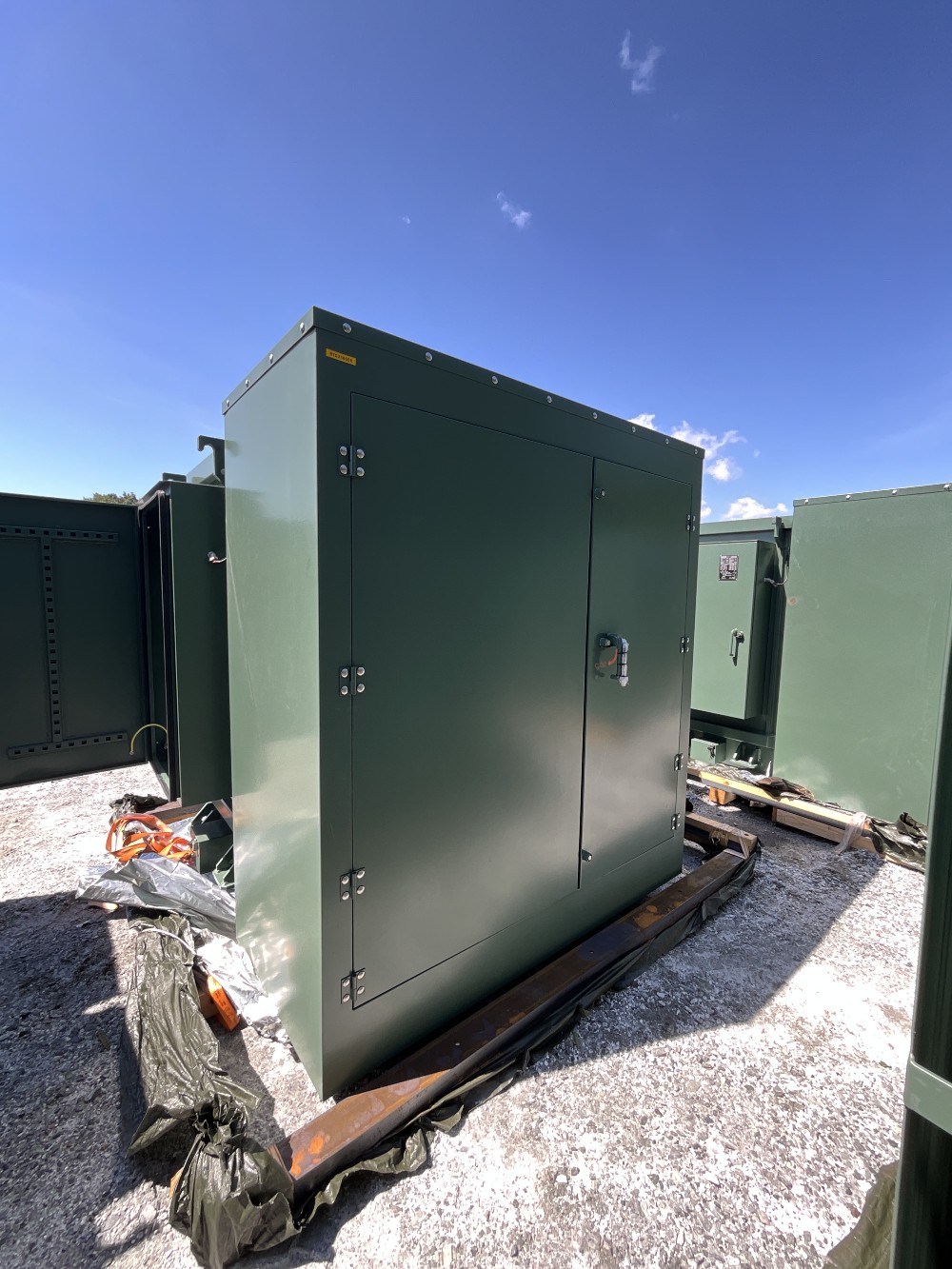3000 kVA 34500 Delta Primary, 480Y/277 Secondary, PAD, NEW(39 available, immediate shipment available) - Image 3
