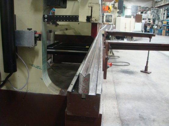 225 Ton, Wysong #225-12, mechanical press brake, 12' overall, 3" stroke, 12" max die space, 5" ram adj., 8' - Image 4