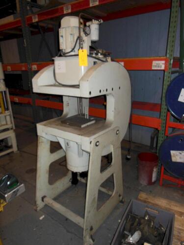 LOT of 11 Fisher Dynamics, up-acting hydraulic presses, (10) 40 Ton 4-post & (1) C-frame, require new - Image 3