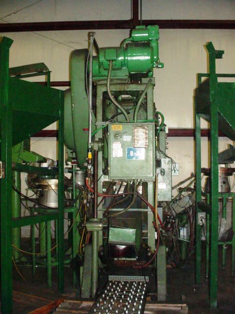 60 Ton, Minster #6, OBI flywheel press, 3" stroke, 13.5" Shut Height, 3" adj., 32" x 21" bed, 90-180 SPM, air - Image 3