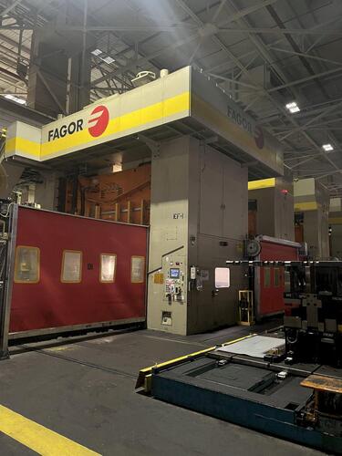1500 Ton, Fagor #LE4-1500-400-2500, link drive lead press w/ (3) 1000 Ton Danly #U4-1000-180-96 underdrive - Image 2
