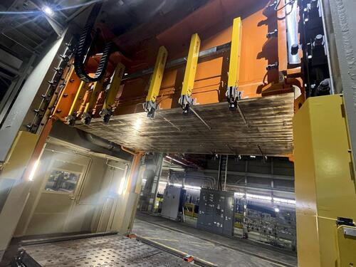 2250 Ton, Fagor #LE4-2250-4572-2438, 4-point link drive straight side press, 39.4" stroke, 68.1" Shut Height - Image 4