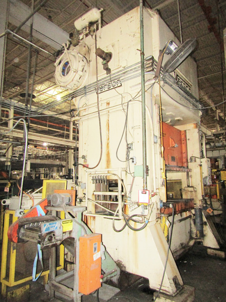 250 Ton, Verson #S2-250-72-48, straight side press, 10" stroke, 20" Shut Height, 8" adj., 72" x 48" bed, 24" - Image 4