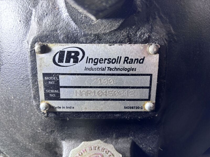 51 cfm, 175 psi, Ingersoll-Rand #7100E15-P, 2-stage reciprocating horizontal air compressor, 15 HP - Image 4