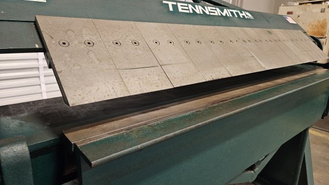 12 gauge x 4' Tennsmith #HBU48-12, box & pan brake, 4" box depth, 2013 - Image 3