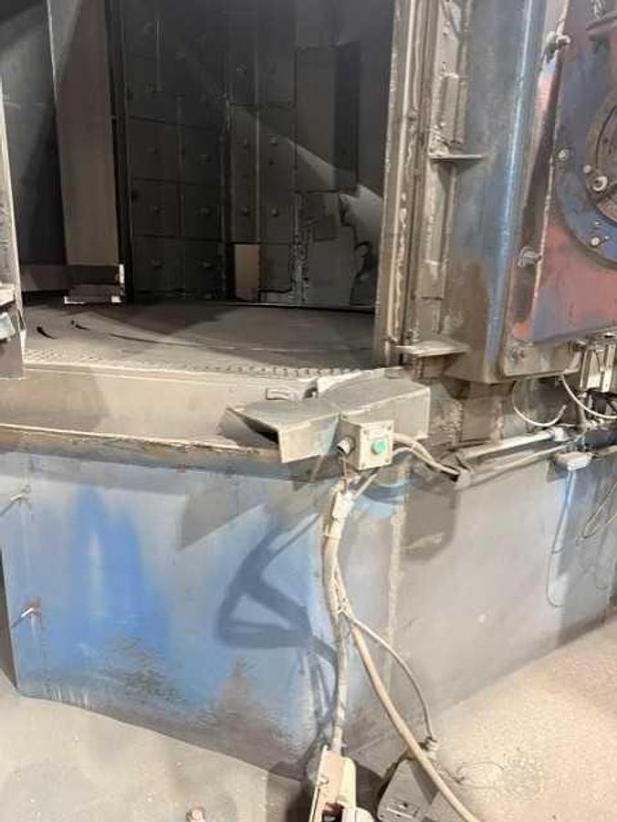 84" Wheelabrator #A3-60383, Table Blast Machine, (2) 15 HP blast wheels, 74" part height, reclaimer - Image 2