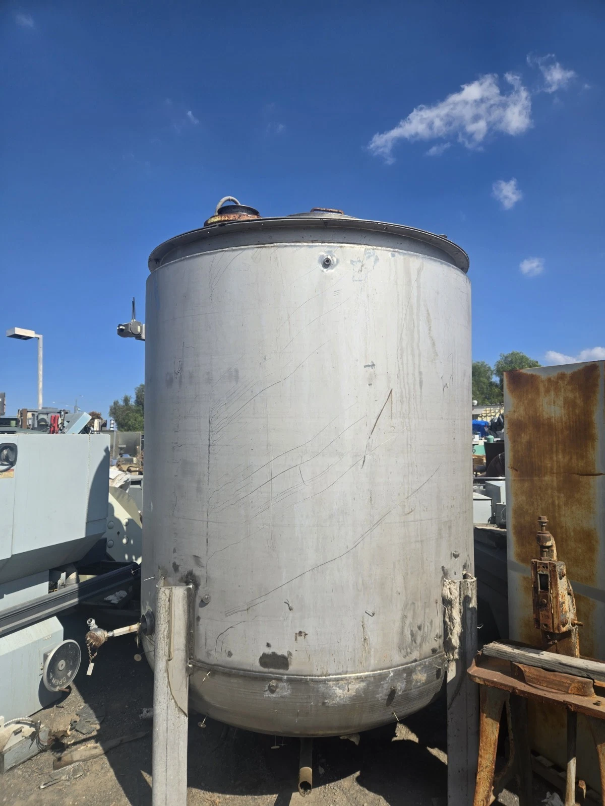1500 gallon Stainless Steel mixing tank, 6' x 8' - Image 4