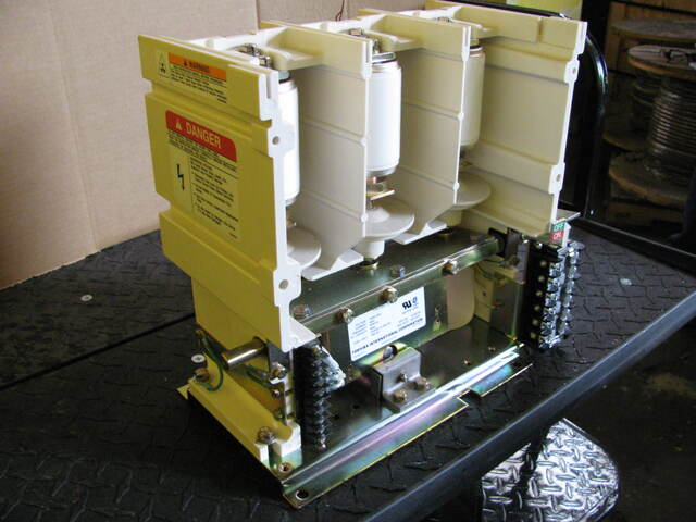 400 Amp. Toshiba, HCV-5-HA, Vacuum Contactor, 7200 Volts, 3PH, 50/60 Hz. - Image 2