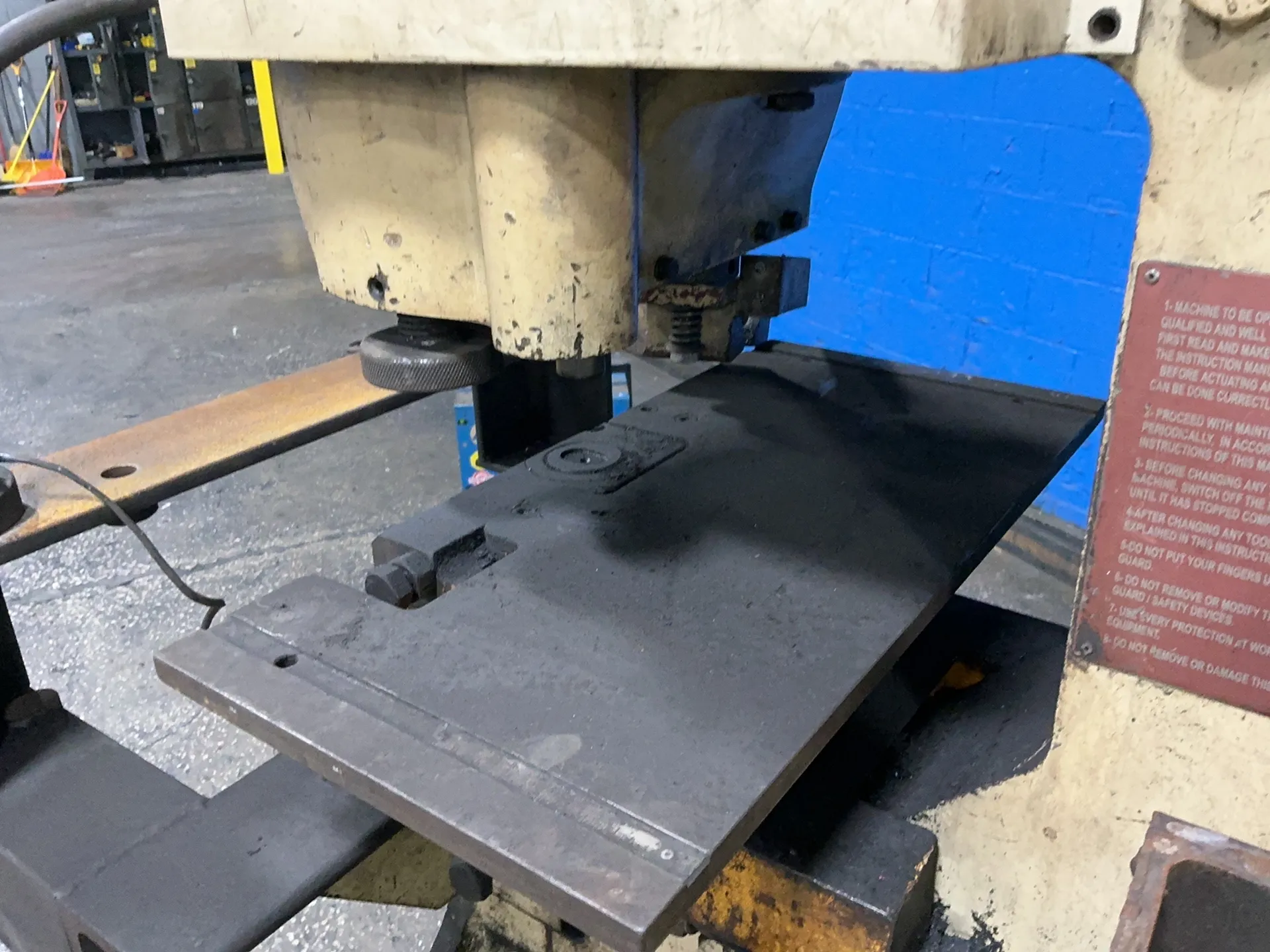 Geka #HYD-110, Ironworker, 2" square capacity, 2" diameter capacity, 24" x 5/8" rectangular capacity, 240/480 - Image 5