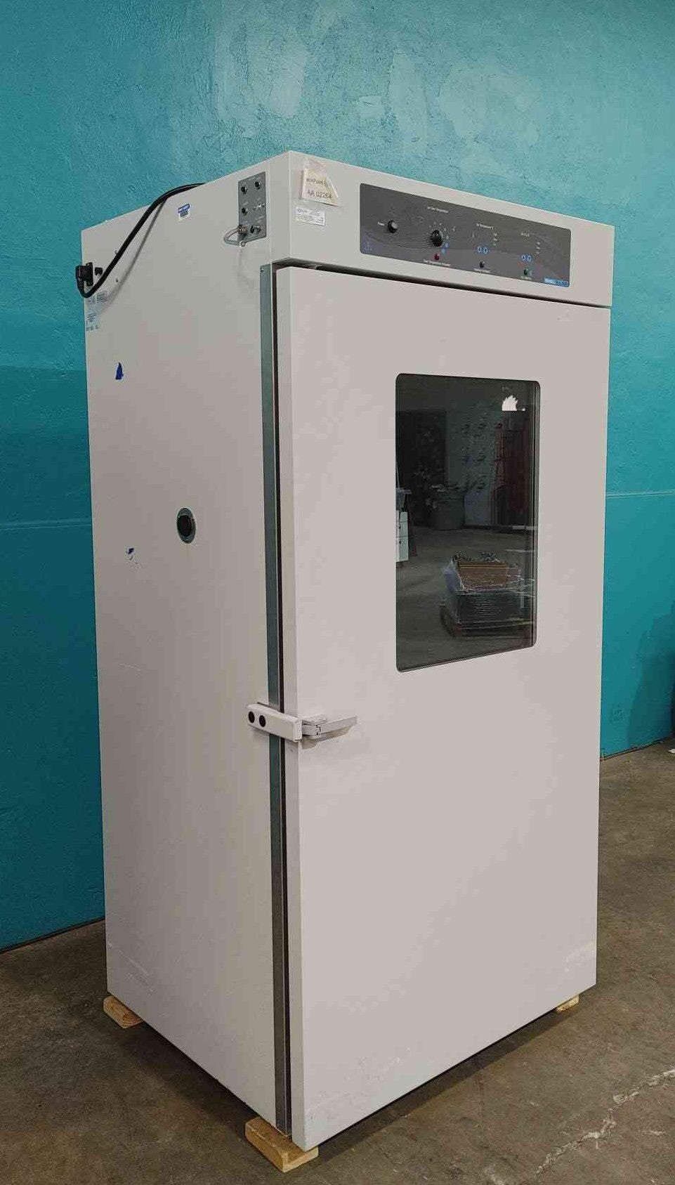 Shel Lab #SCO31, reach-in CO2 incubator, 30 cu.ft. stainless steel chamber, 115 V. - Image 2