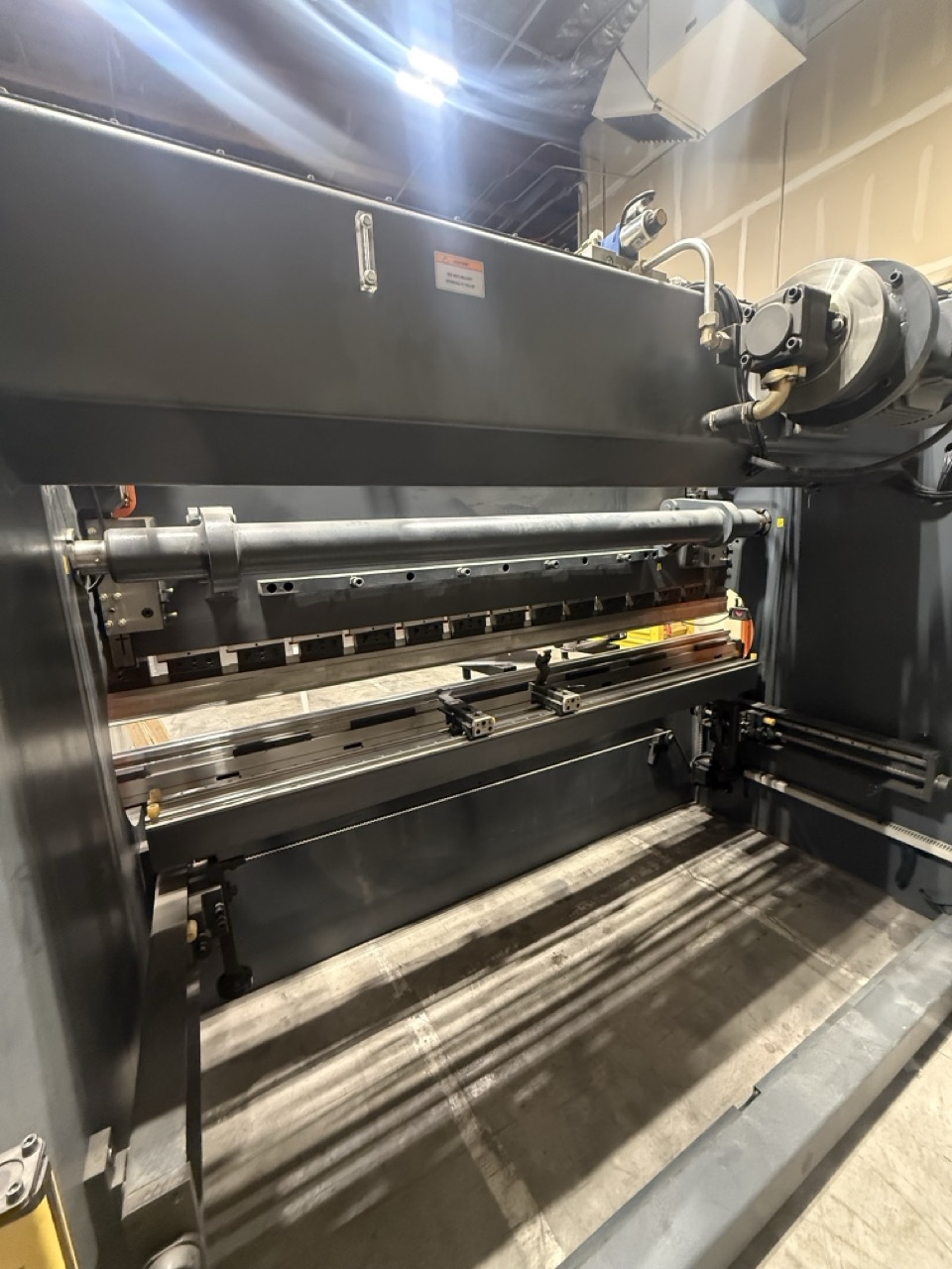 140 Ton, Accurl #Smart Fab, CNC Press Brake, 10' overall, 2-Axis, Delem DA41S cnc, manual crowning, torque - Image 2
