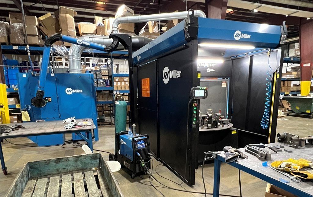 Miller, PerformArc PA-350S, Panasonic robot, Servo driven indexing turntable pay per load 350 lbs., 2020 - Image 1