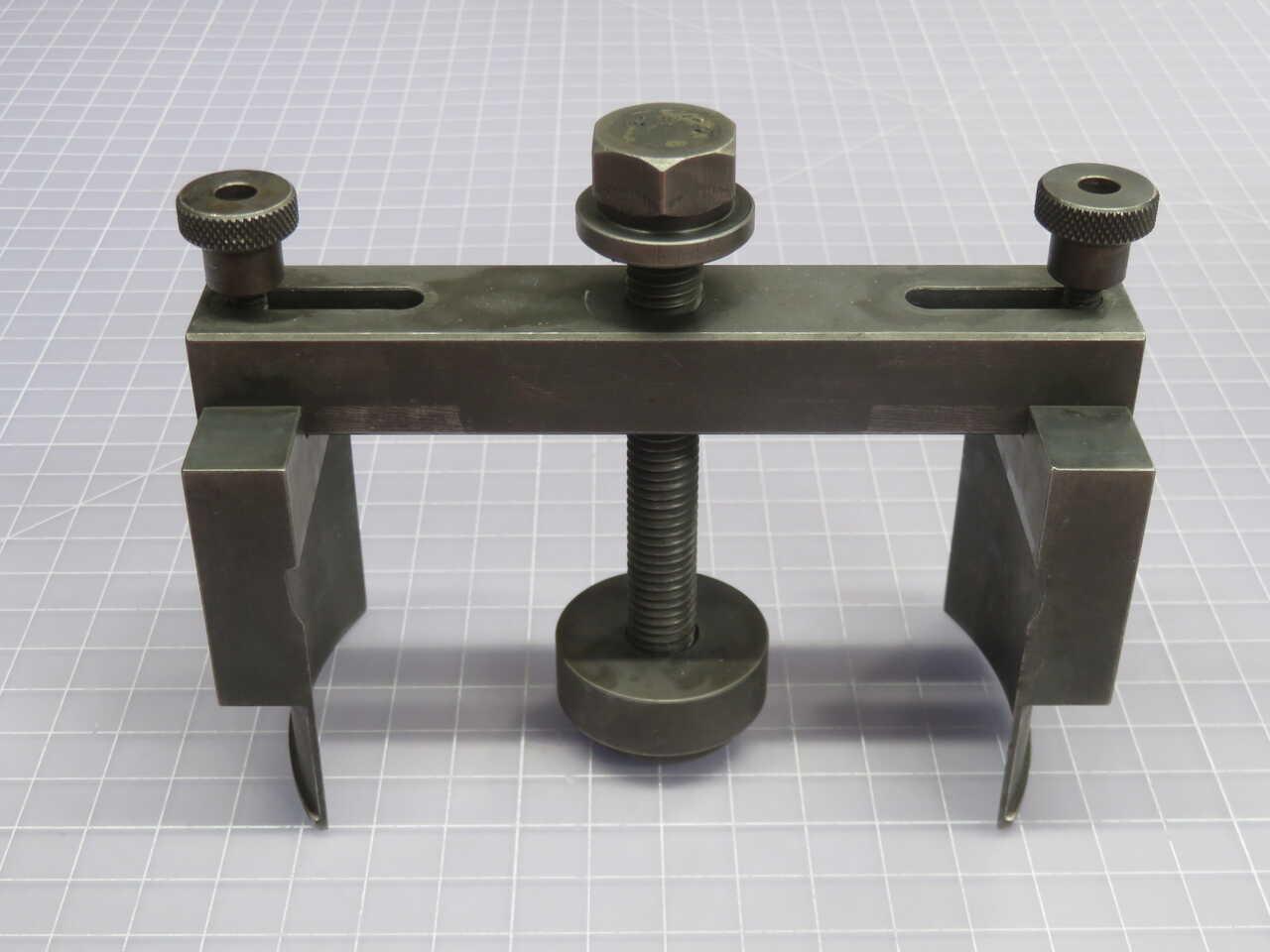 Kell-Strom #PWC32823, Flange Puller Tool for PT6 Engines - Image 1