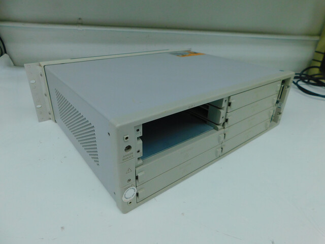 Agilent #34980A, Multifunction Switch/Measure Mainframe - Image 2