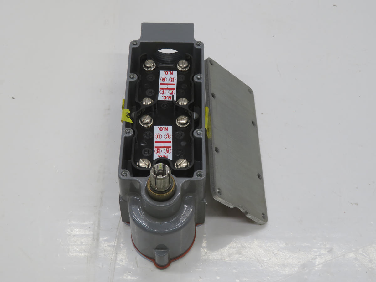 Namco #EA700-26100, Limit Switch - Image 2