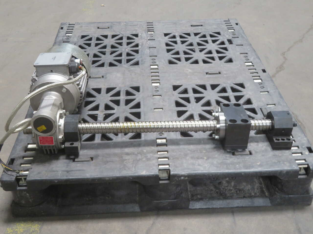 Carpanelli #MA80B4, Motorized Worm Gear Jack System, VF49, P80B14 - Image 3