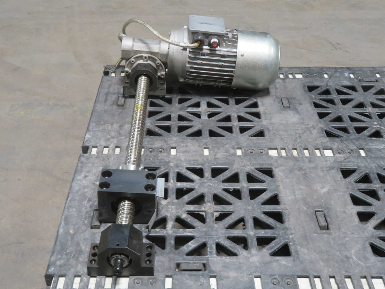 Carpanelli #MA80B4, Motorized Worm Gear Jack System, VF49, P80B14 - Image 6