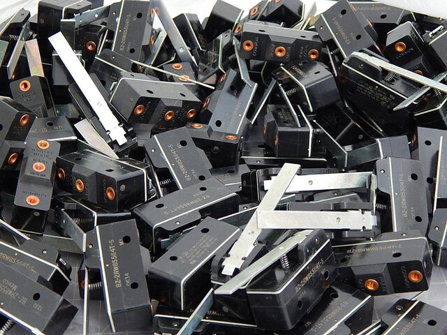 Micro Switch #BZ-2RW85564T-S, Basic Snap Action Switches, 15 Amp, 125/250/480 Volts AC, LOT of 100 - Image 2