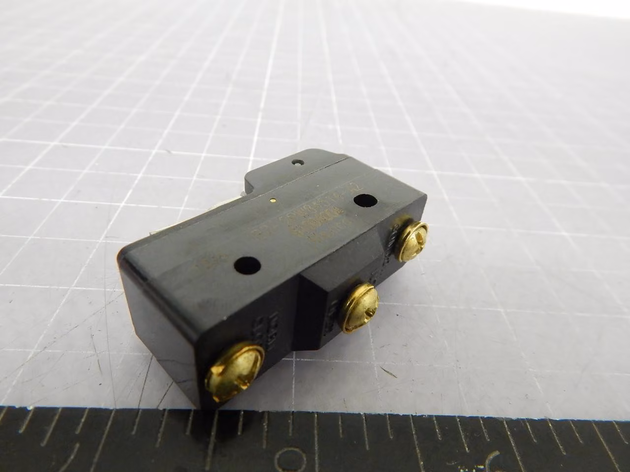 Micro Switch #BZ-2RW84514-A2, basic / snap action switch, LOT of 94 - Image 3