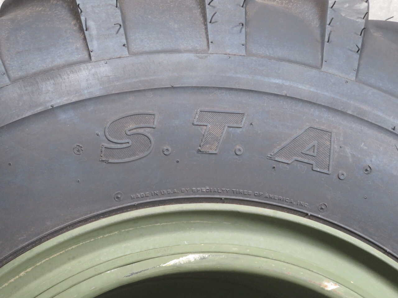 American Contractor #17.5-25, Heavy-Duty Multi-Purpose Radial Tire, E2/C2/L2 - Image 5