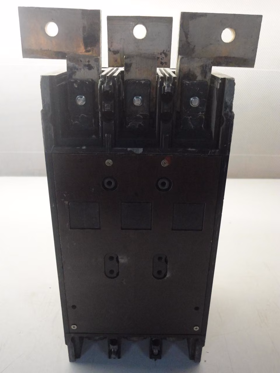 200 Amp, General Electric #THLC234200, Molded Case Circuit Breaker 3 Pole 480 Volts AC - Image 5