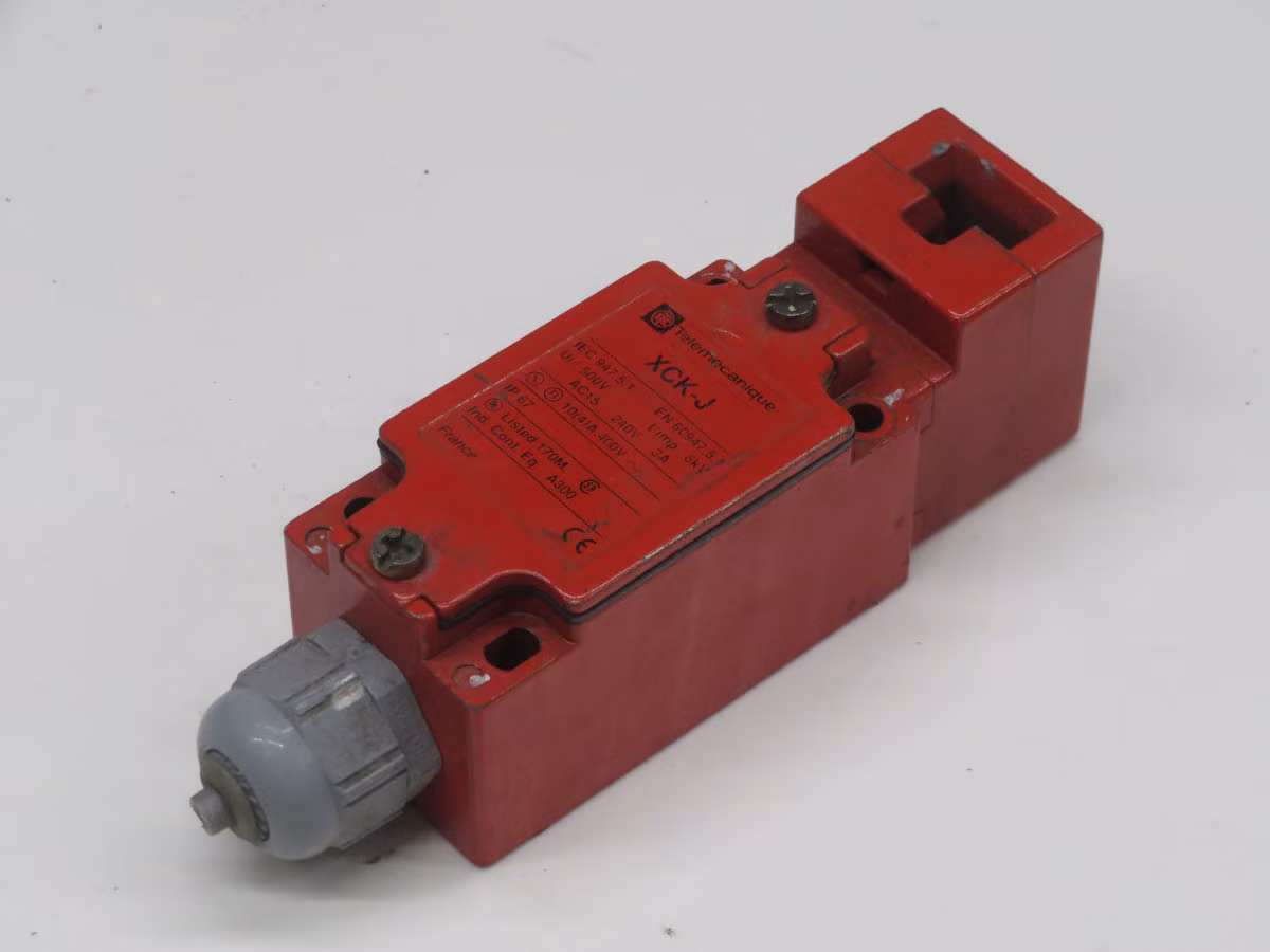Telemecanique #XCK-J, Safety Limit Switch - Image 2